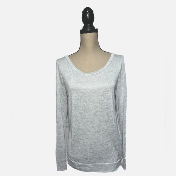 VICTORIA SECTRET LIGHT GRAY LOUNGE WEAR TOP size Medium - Picture 1 of 5